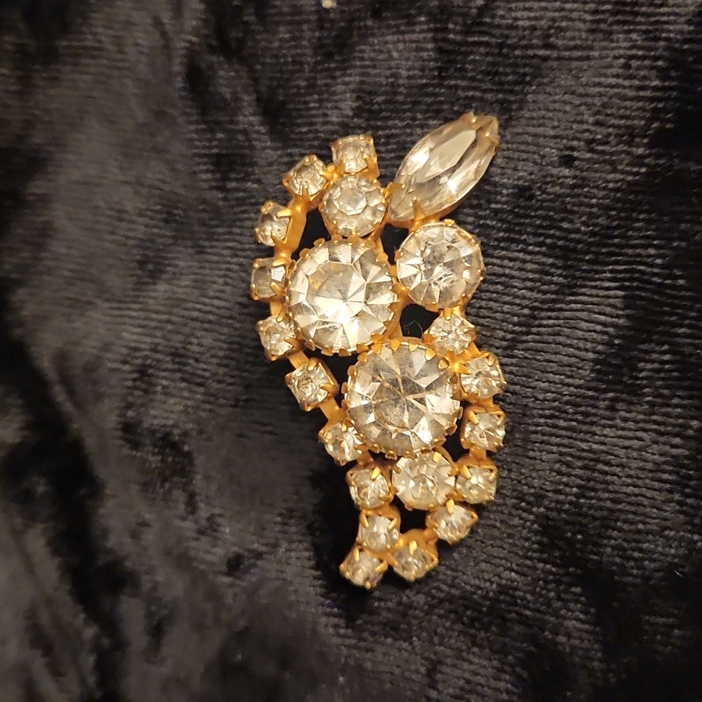 Rhinestone pin brooch broach leaf